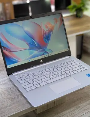 New Laptop HP 14S 8GB Intel Core i3 SSD 256GB
