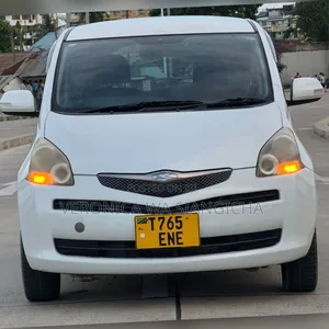 Toyota Ractis 2009 White