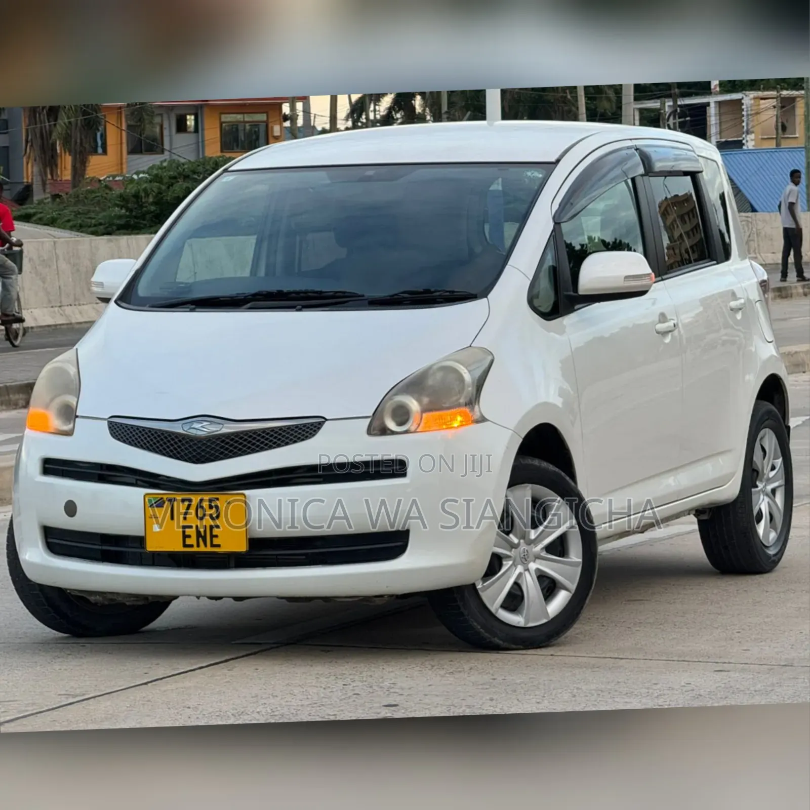 Toyota Ractis 2009 White