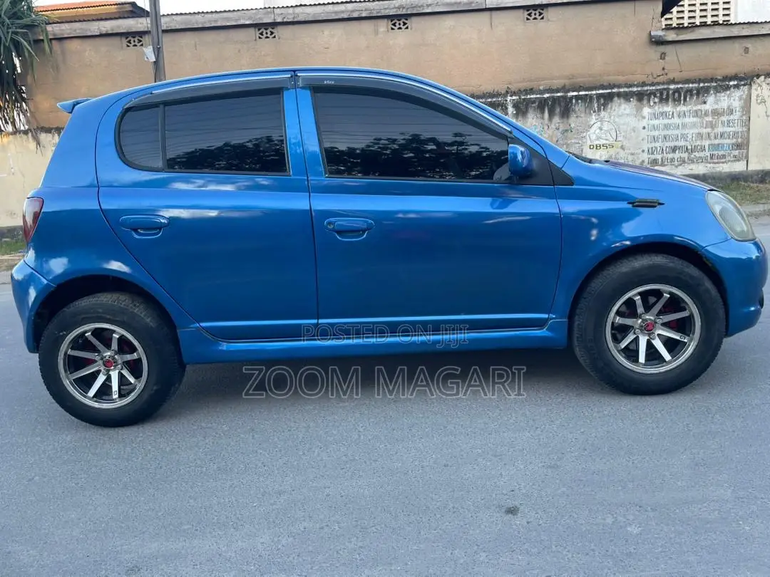Toyota Vitz 2001 Blue