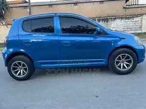 Toyota Vitz 2001 Blue