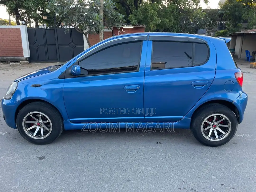 Toyota Vitz 2001 Blue