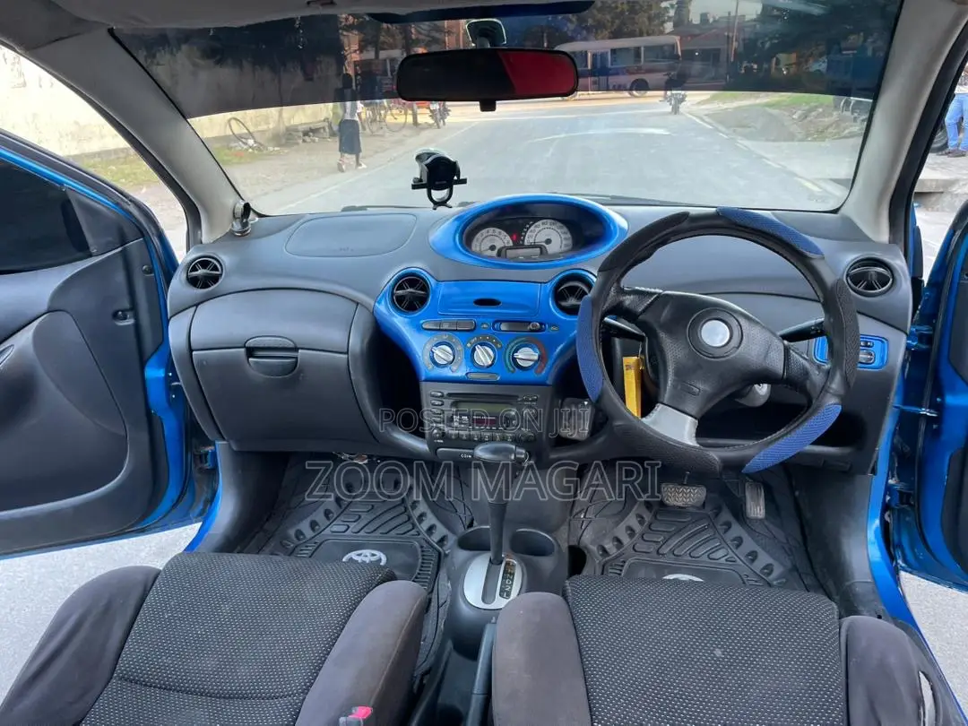 Toyota Vitz 2001 Blue