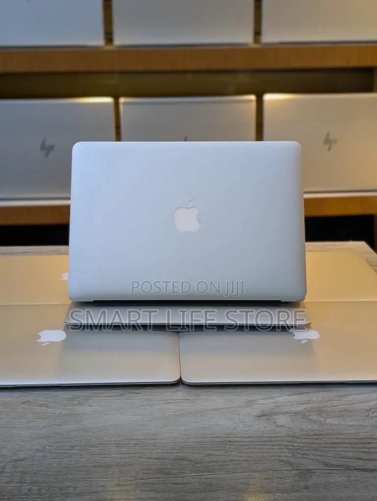 New Laptop Apple MacBook 2015 8GB Intel Core i5 SSD 256GB