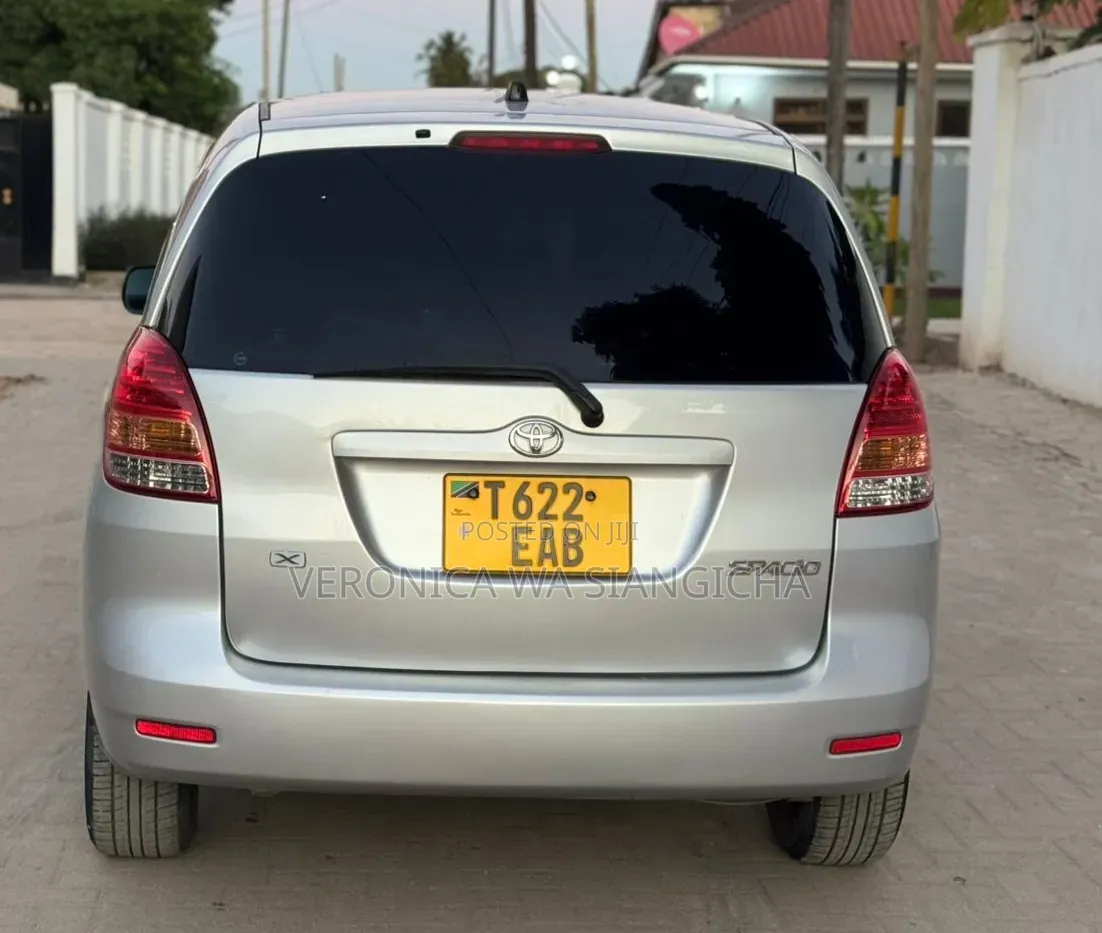 Toyota Corolla Spacio 2004