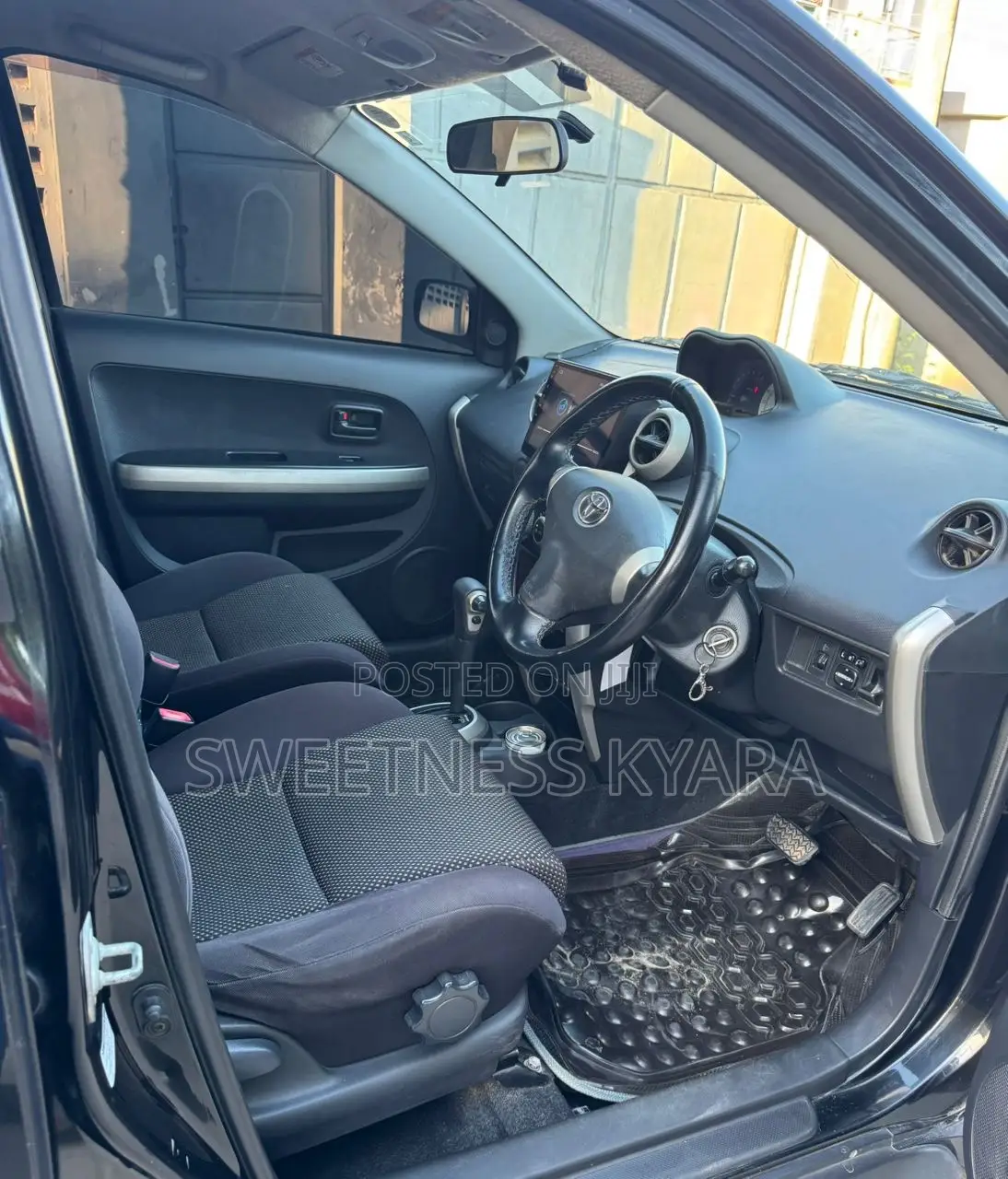Toyota IST 2004 Black