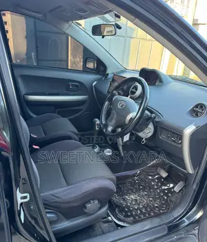 Toyota IST 2004 Black