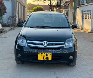 Toyota IST 2004 Black