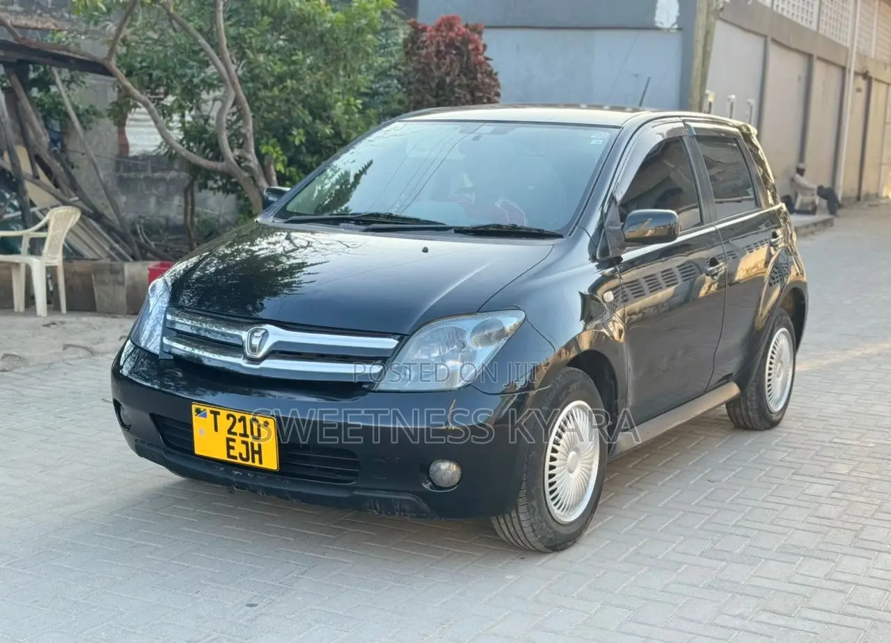 Toyota IST 2004 Black