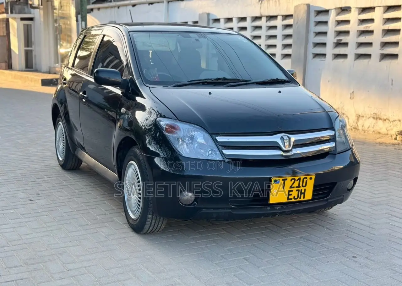 Toyota IST 2004 Black