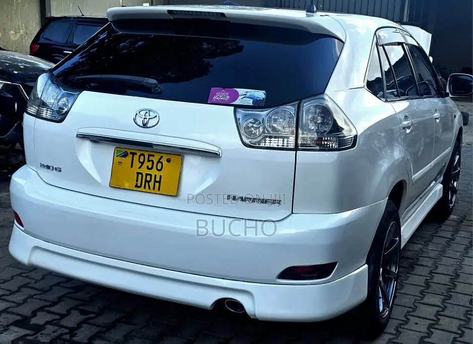 Toyota Harrier 2005 White
