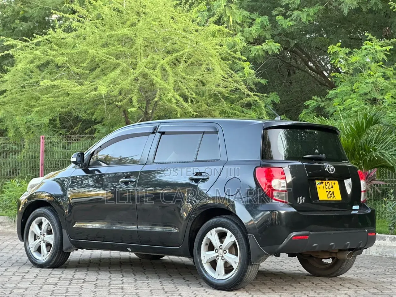 Toyota IST 2010 Black