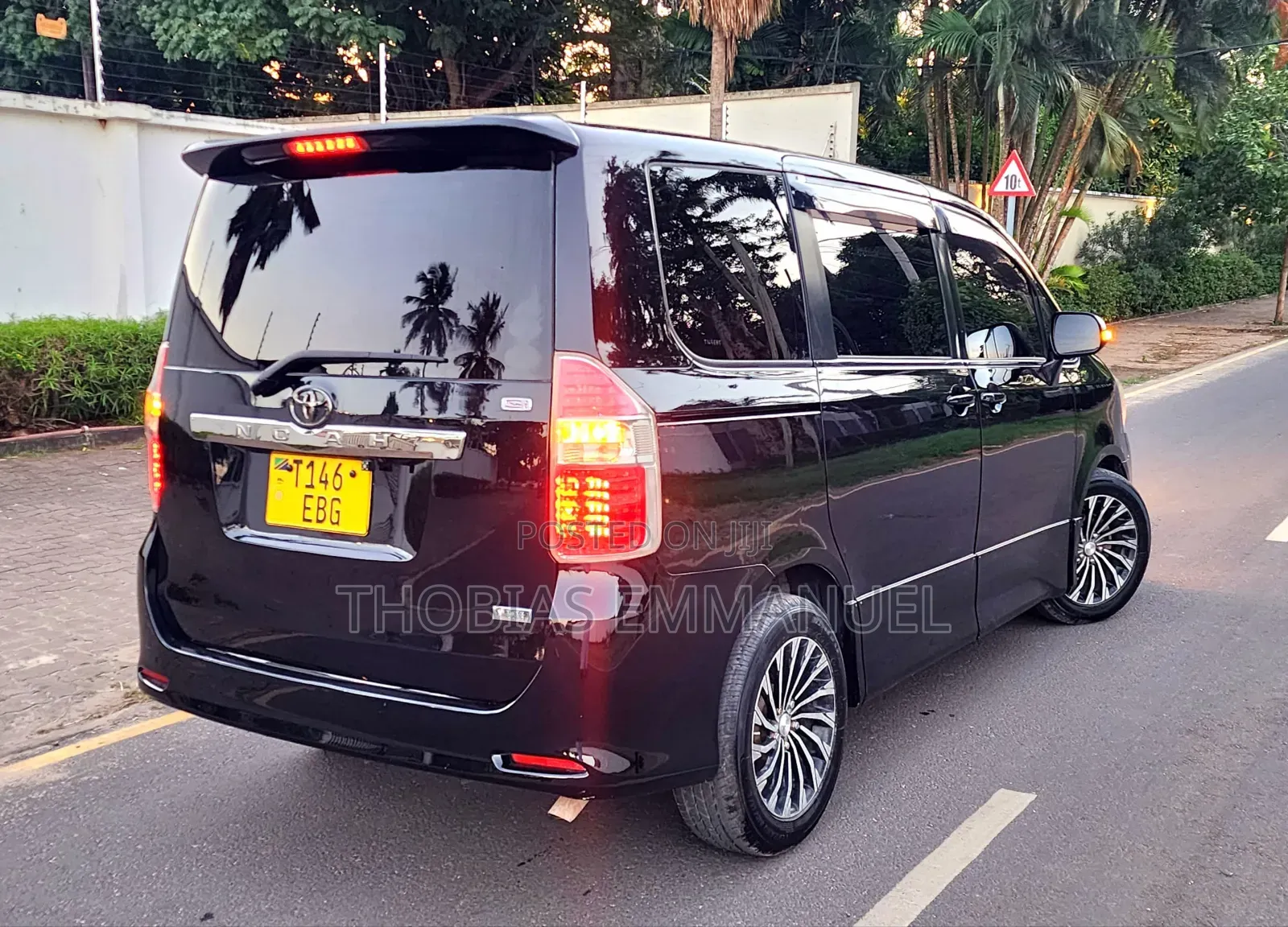 Toyota Noah 2008 Black