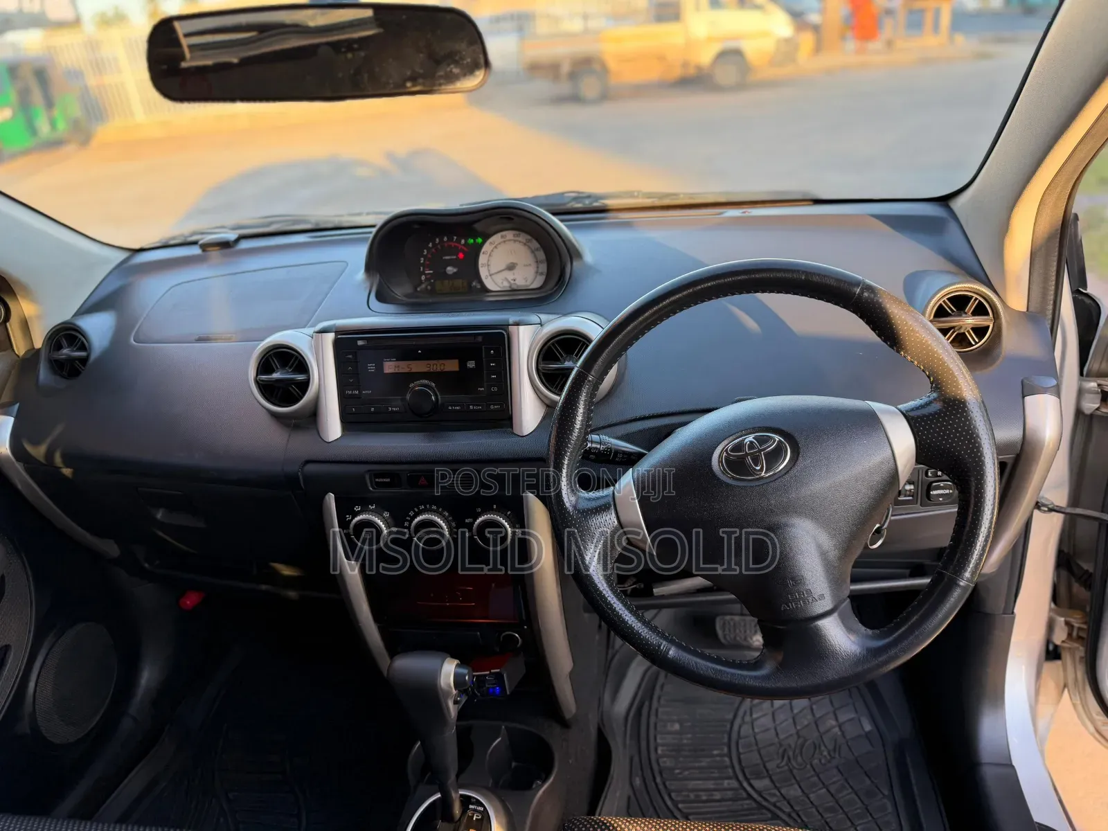 Toyota IST 2004 Silver