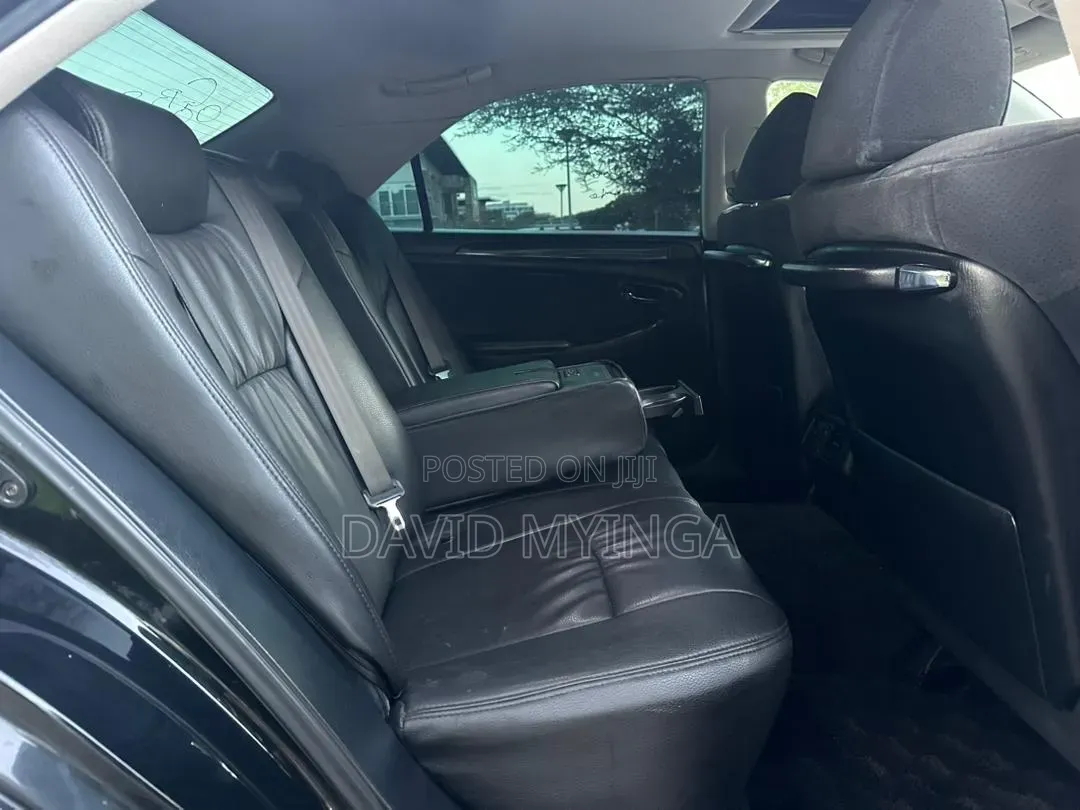 Toyota Crown 2006 Black