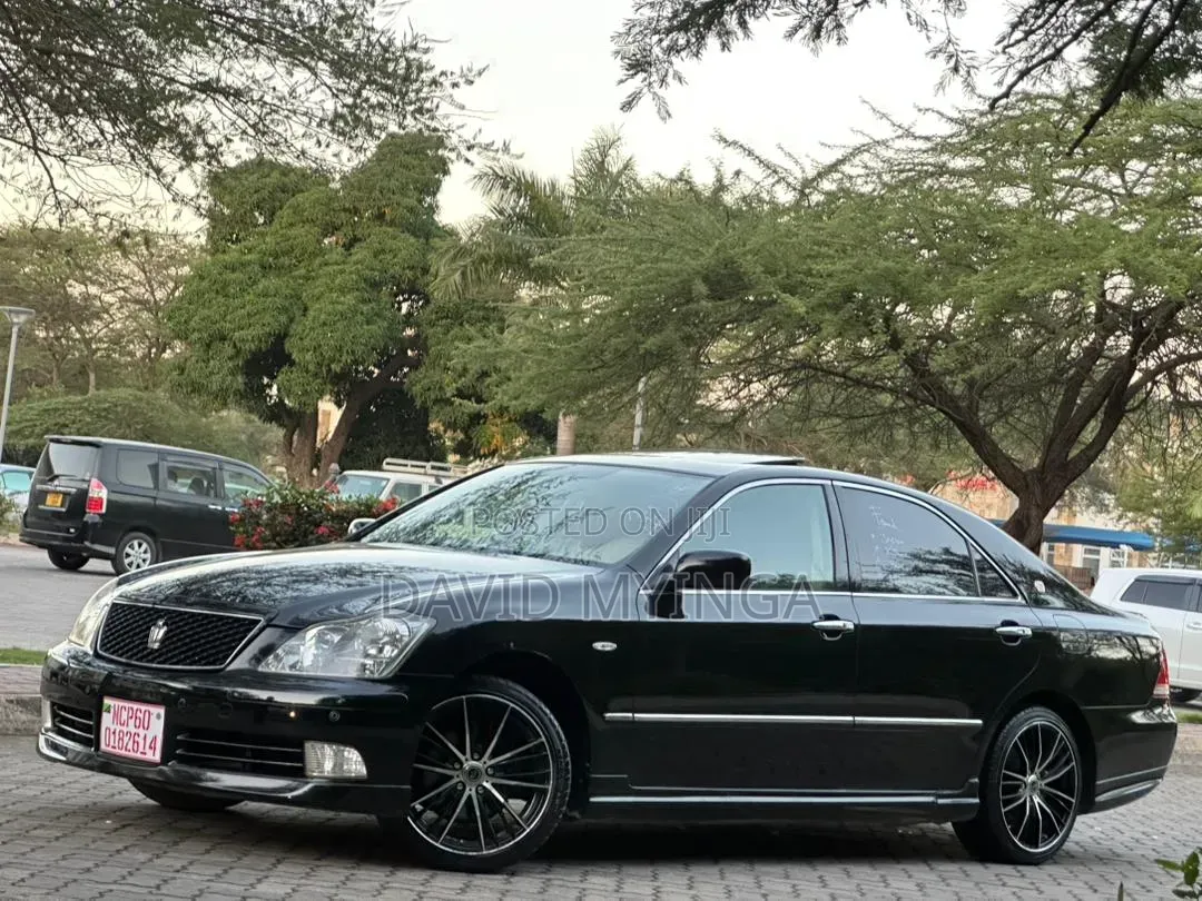 Toyota Crown 2006 Black