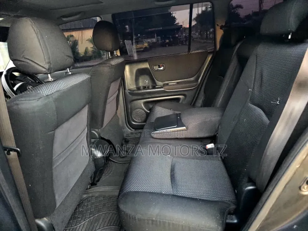Toyota Kluger 2005 Black