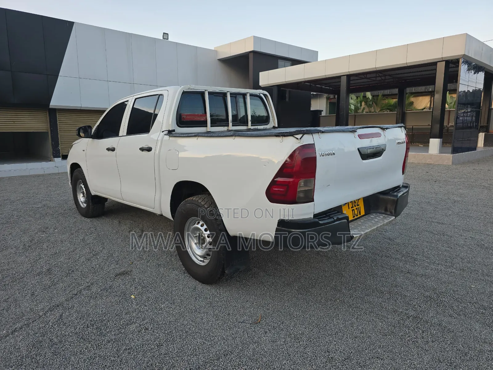 Toyota Hilux 2016 White