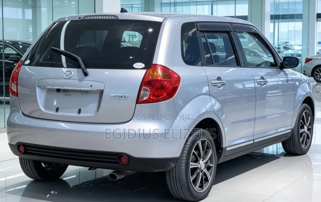 Mazda Verisa 2004 Silver