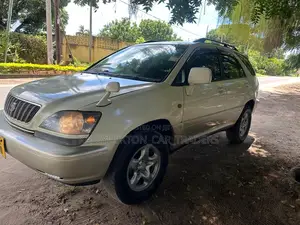 Toyota Harrier 2005 White
