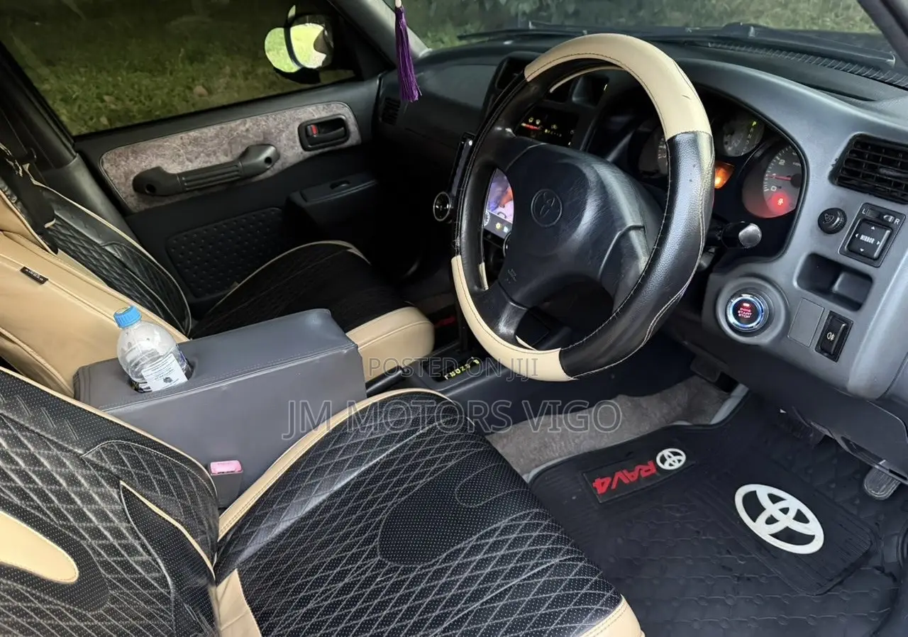 Toyota RAV4 2002 Black