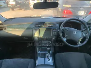 Toyota Crown 2005 Black