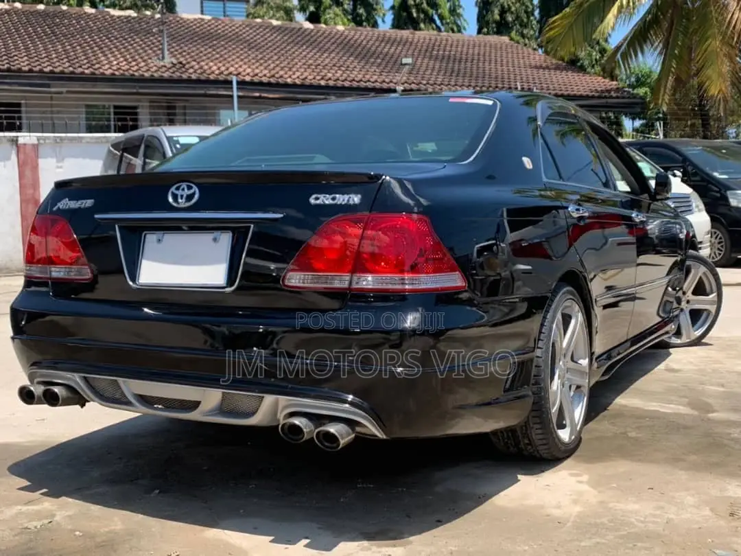 Toyota Crown 2005 Black