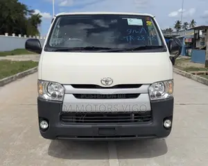 Toyota HiAce 2016 White