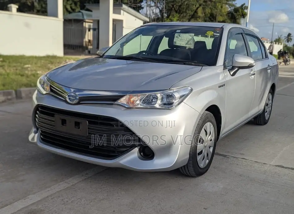 Toyota Axio 2016 Silver