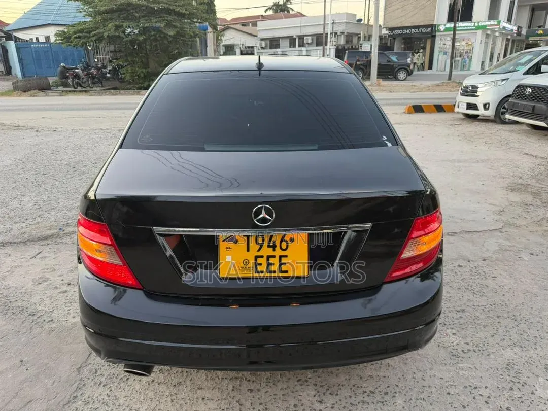 Mercedes-Benz C-Class 2009 Black