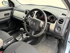 Mazda Verisa 2009
