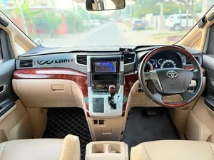 Toyota Alphard 2009 Silver