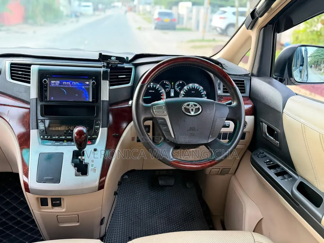 Toyota Alphard 2009 Silver