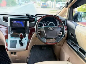 Toyota Alphard 2009 Silver