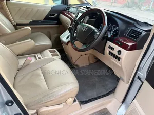 Toyota Alphard 2009 Silver