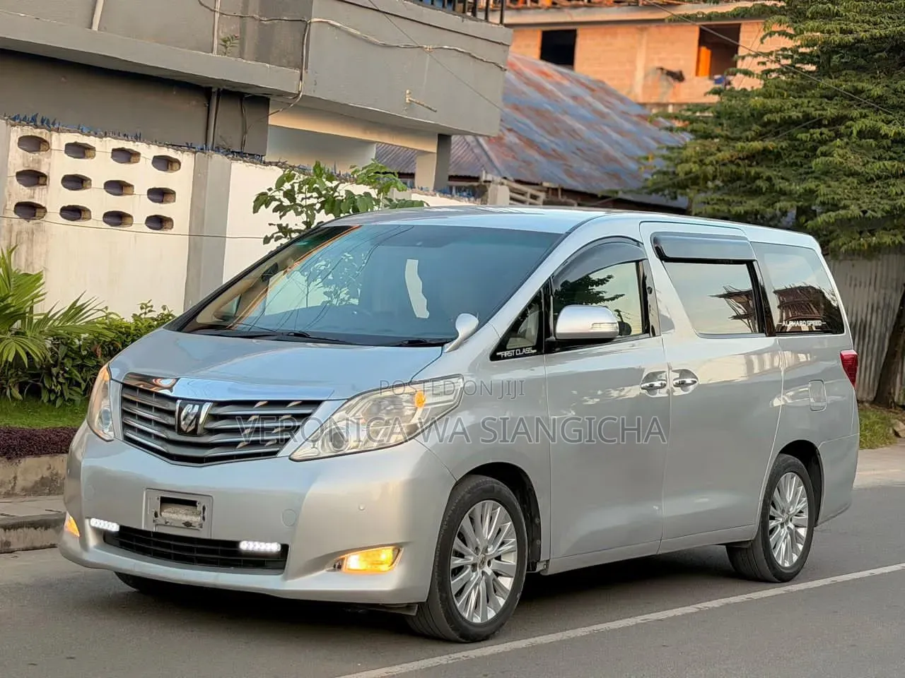 Toyota Alphard 2009 Silver
