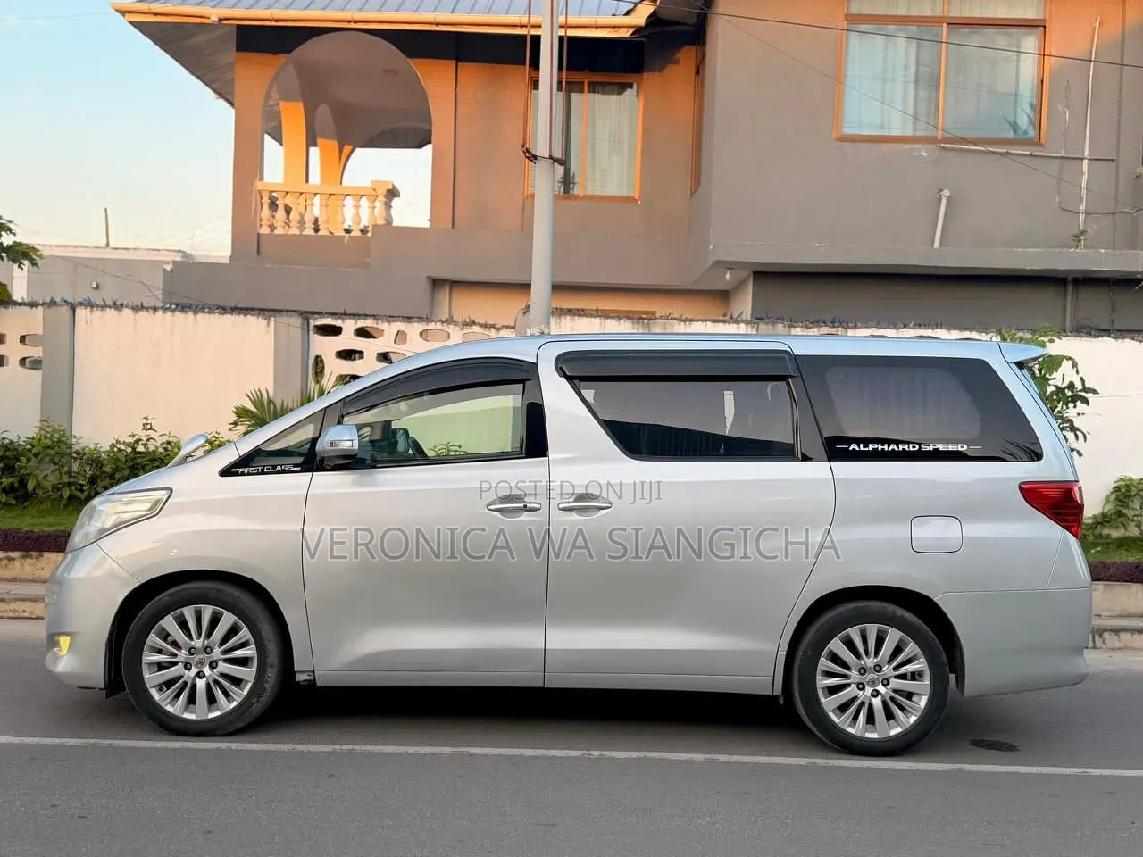 Toyota Alphard 2009 Silver