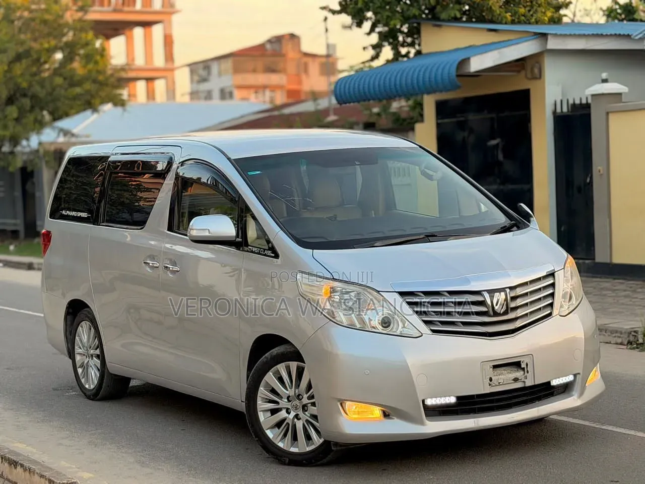 Toyota Alphard 2009 Silver