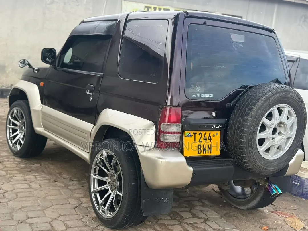 Mitsubishi Pajero 2005