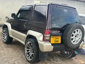 Mitsubishi Pajero 2005