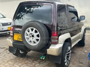 Mitsubishi Pajero 2005
