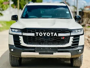 Toyota Land Cruiser 2024 White