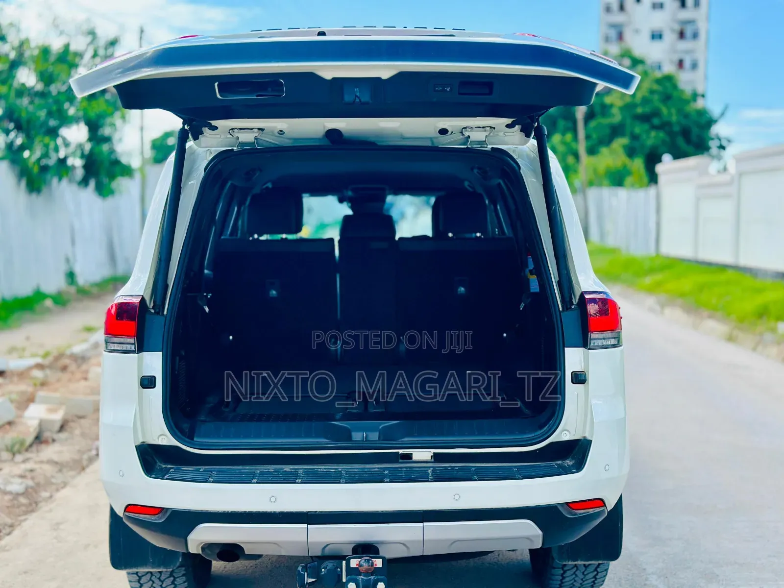 Toyota Land Cruiser 2024 White