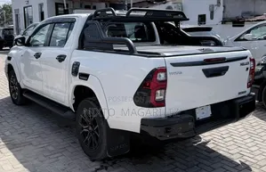Toyota Hilux 2023 White
