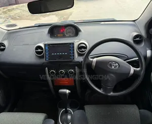 Toyota IST 2006