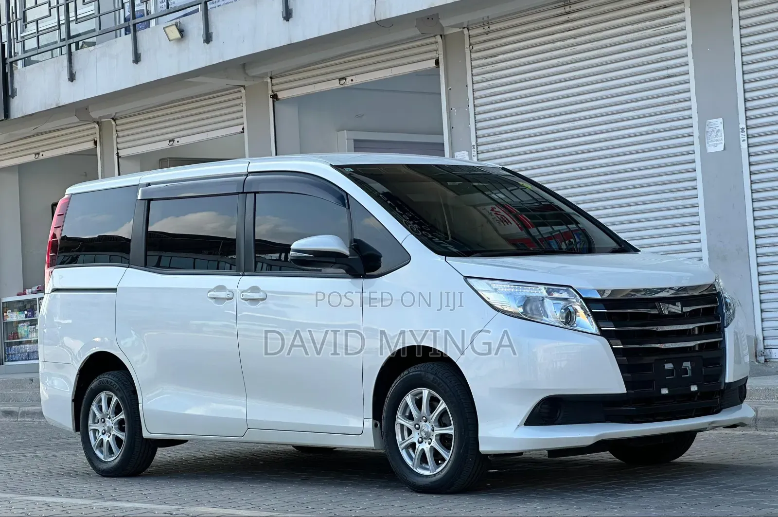 Toyota Noah 2016 Pearl