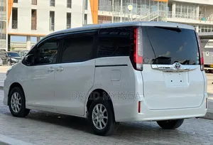 Toyota Noah 2016 Pearl
