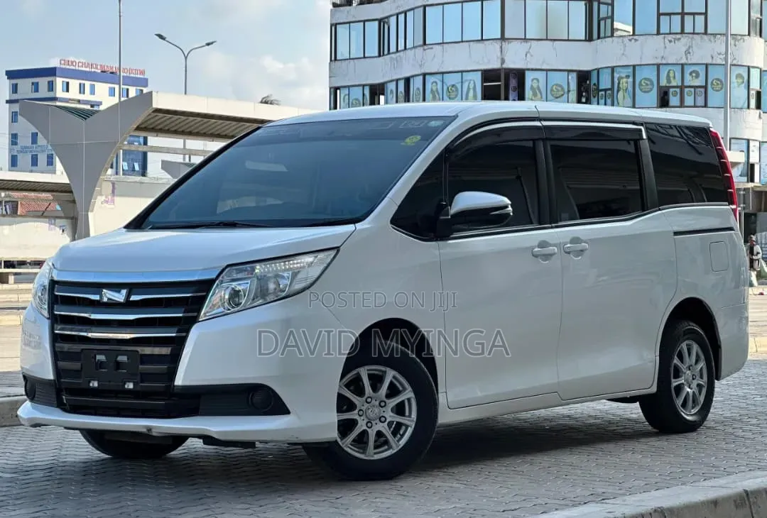 Toyota Noah 2016 Pearl