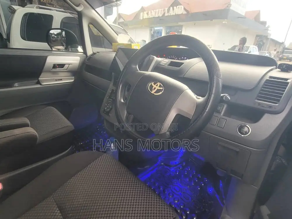 Toyota Noah 2008 Black