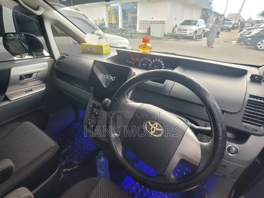 Toyota Noah 2008 Black